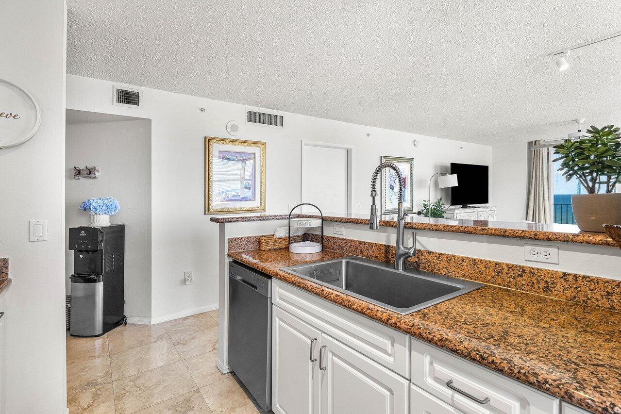 HIGHLAND BEACH CLUB CONDO - Residential Lease