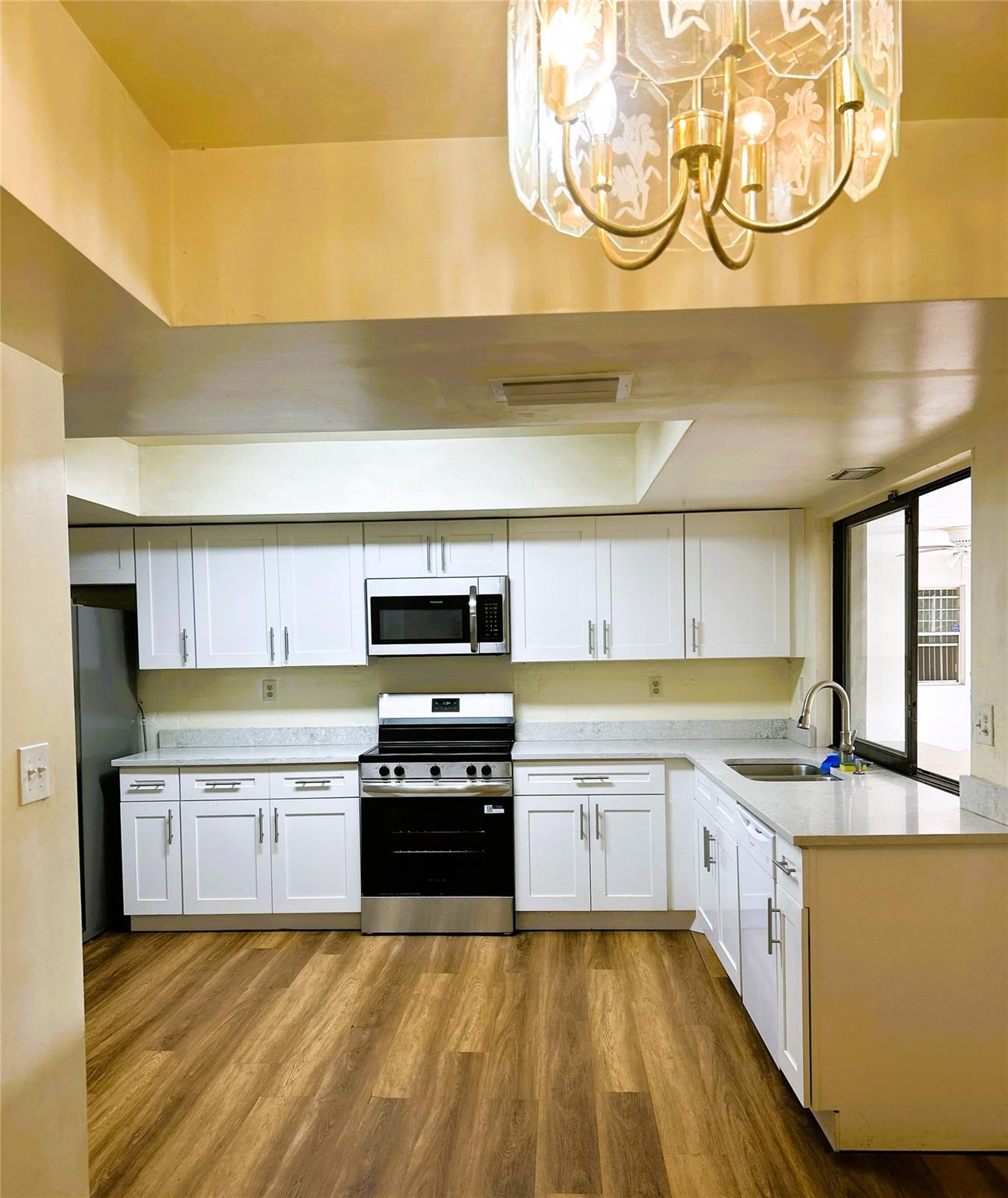 NEW ORLEANS VILLAS 81-21 - Residential Lease