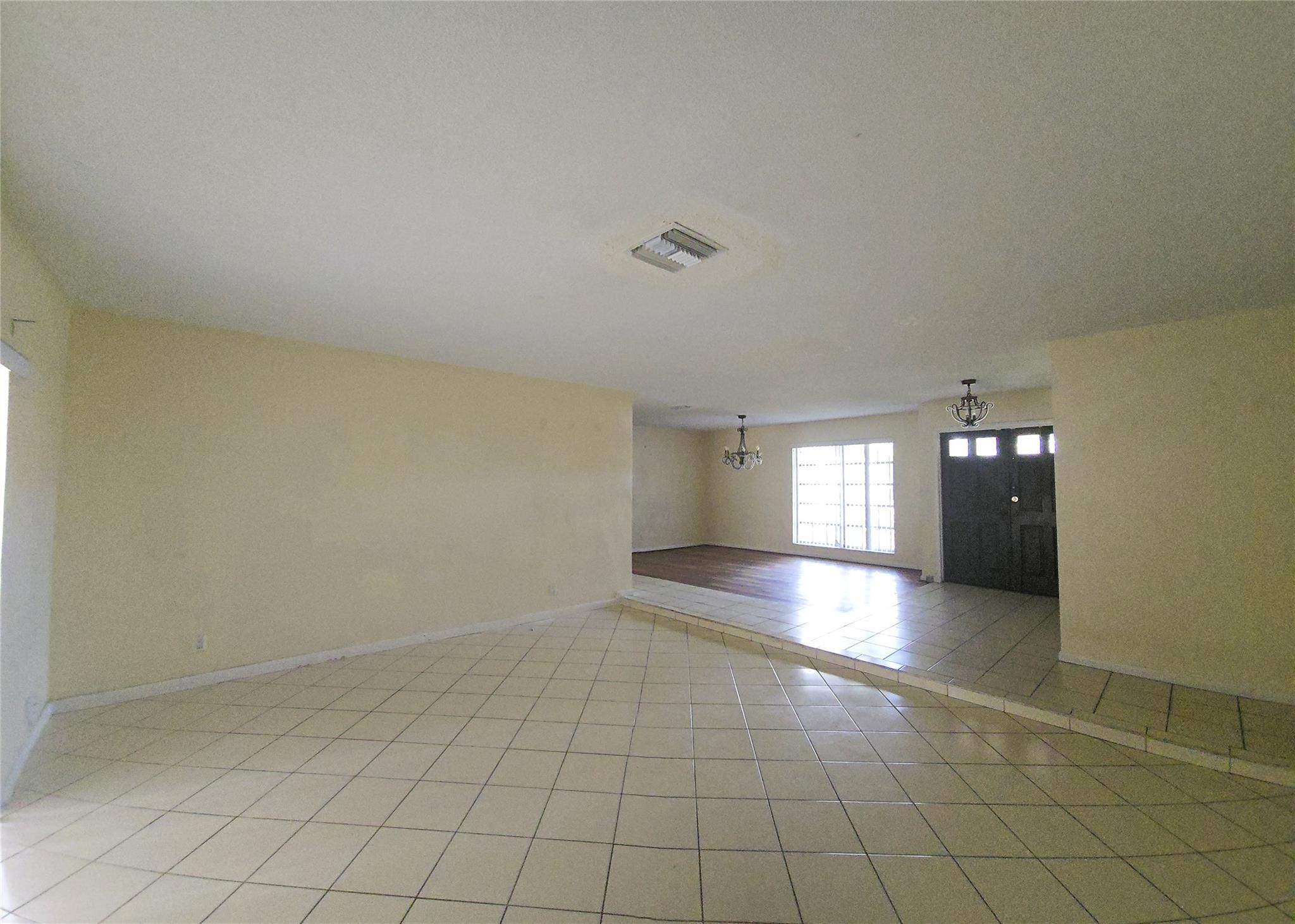 NEW ORLEANS VILLAS 81-21 - Residential Lease