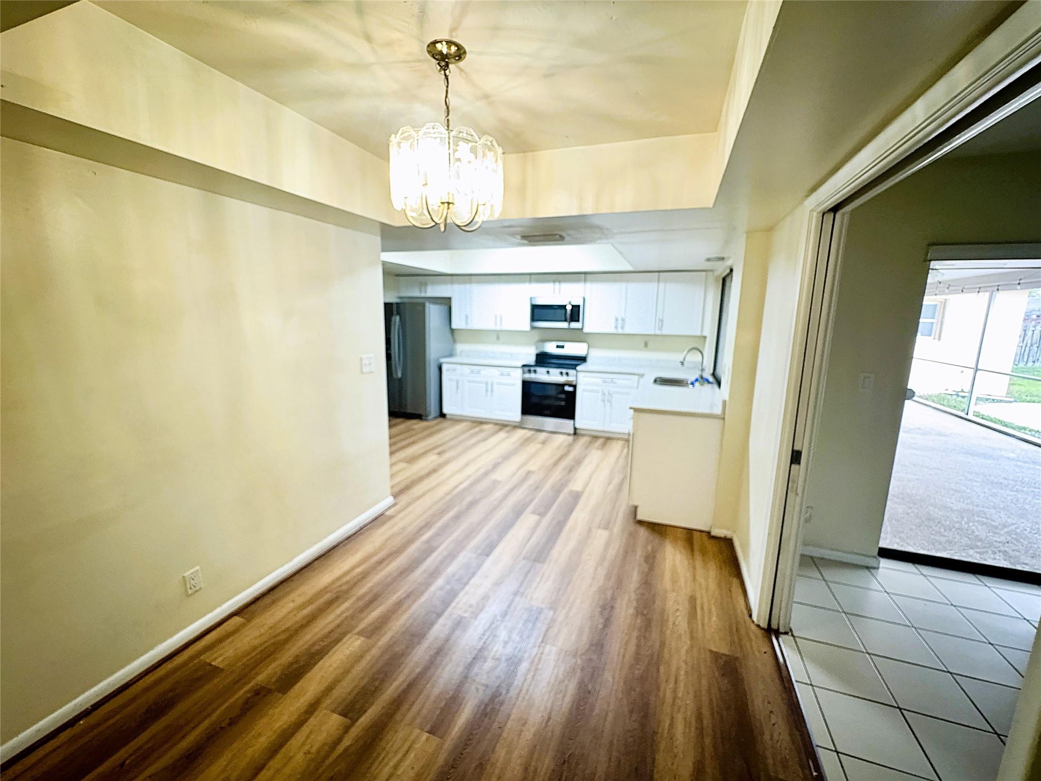 NEW ORLEANS VILLAS 81-21 - Residential Lease