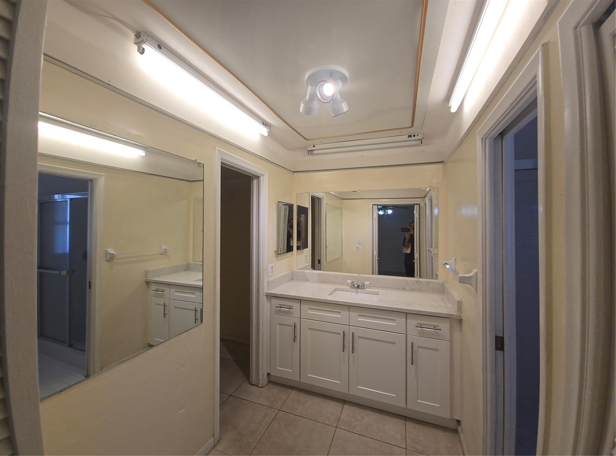 NEW ORLEANS VILLAS 81-21 - Residential Lease