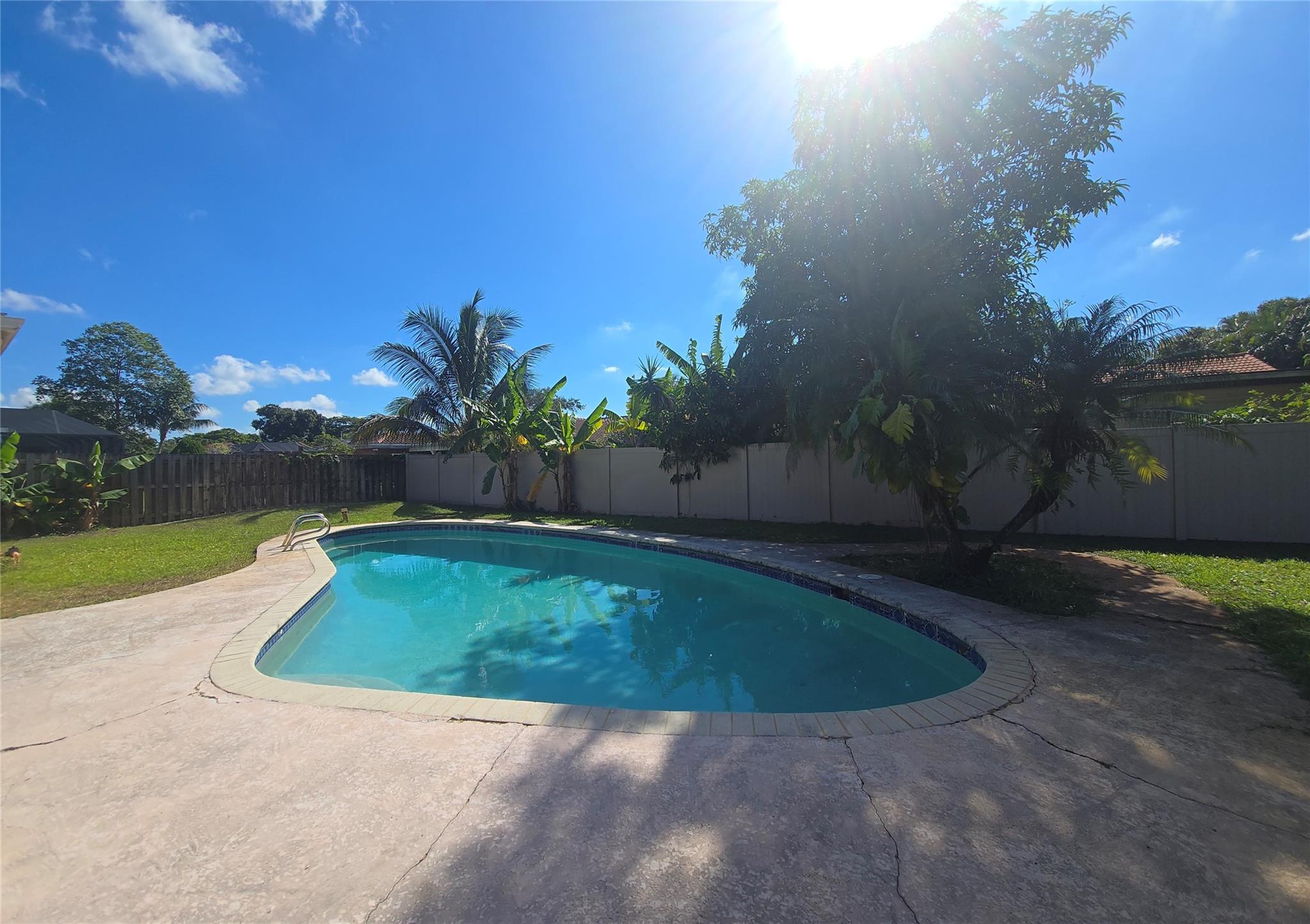 NEW ORLEANS VILLAS 81-21 - Residential Lease