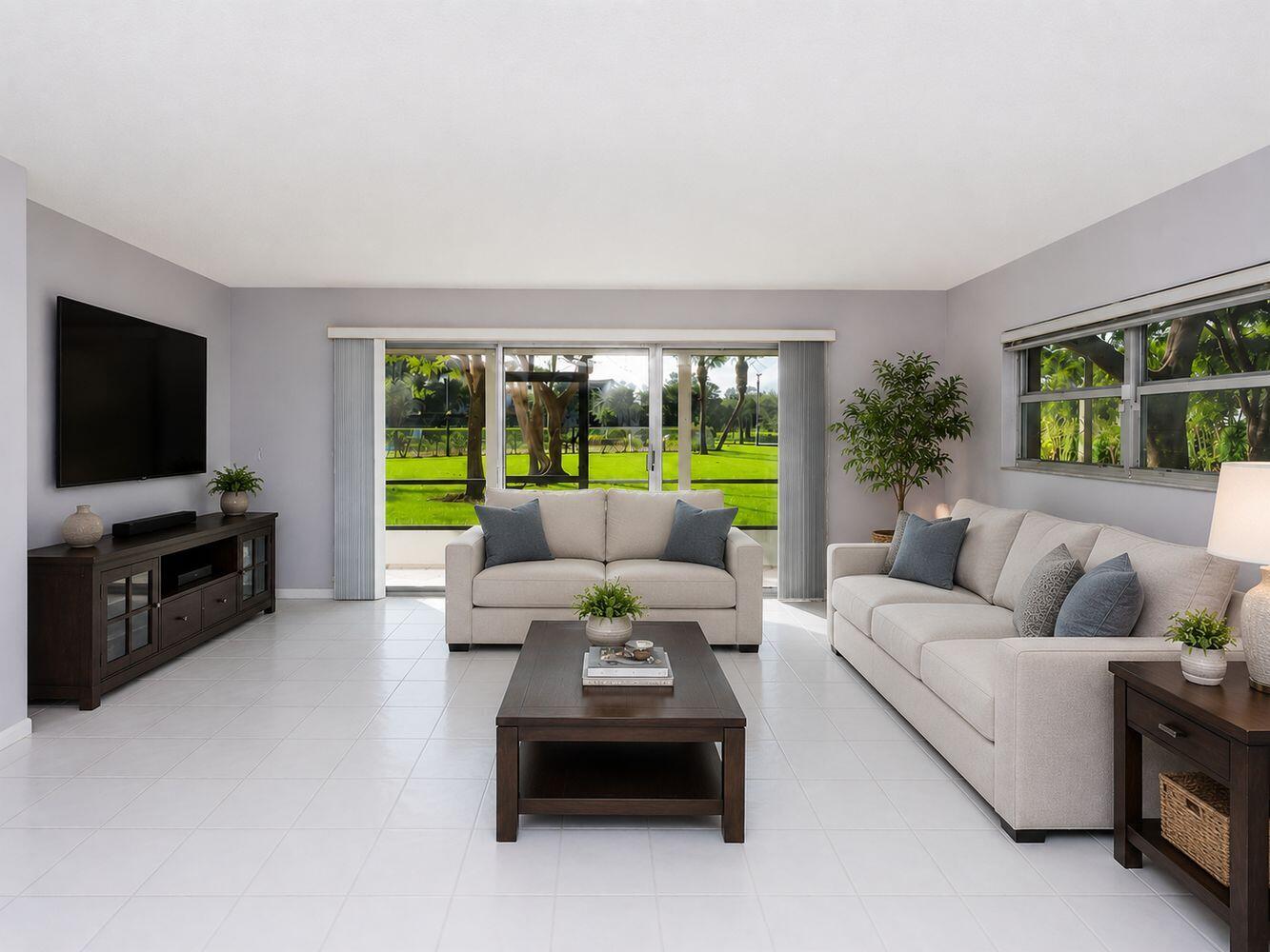 550 SW 137 Avenue L114, Pembroke Pines FL 33027