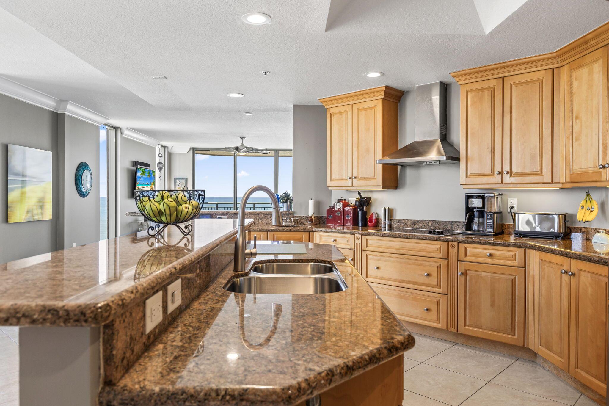ALTAMIRA AT N HUTCHINSON - Residential