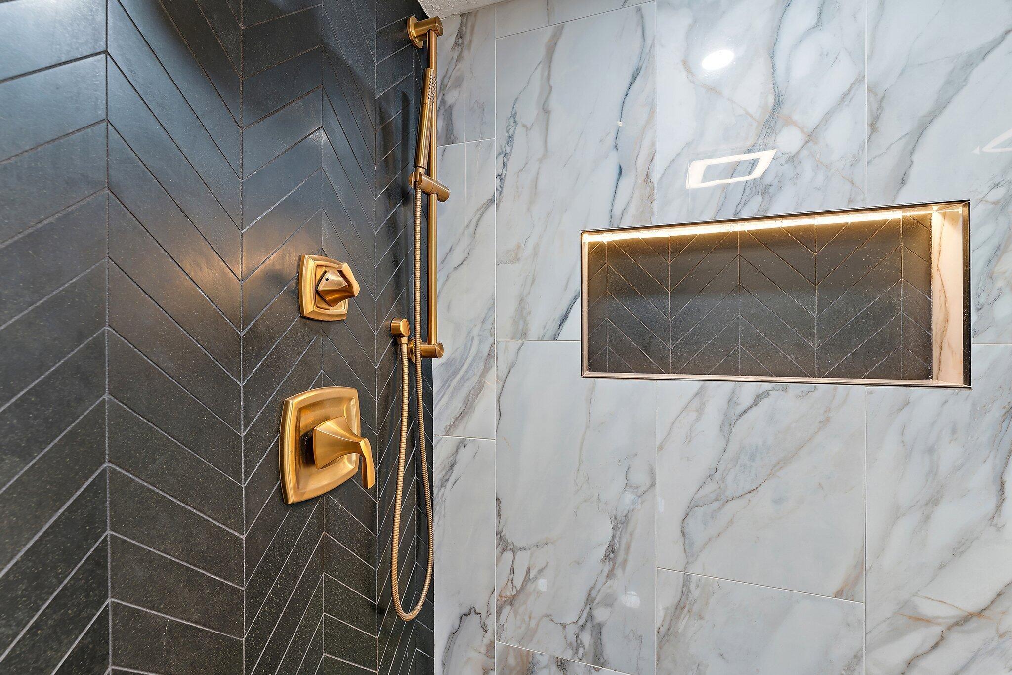 BAY REACH CONDO - Residential