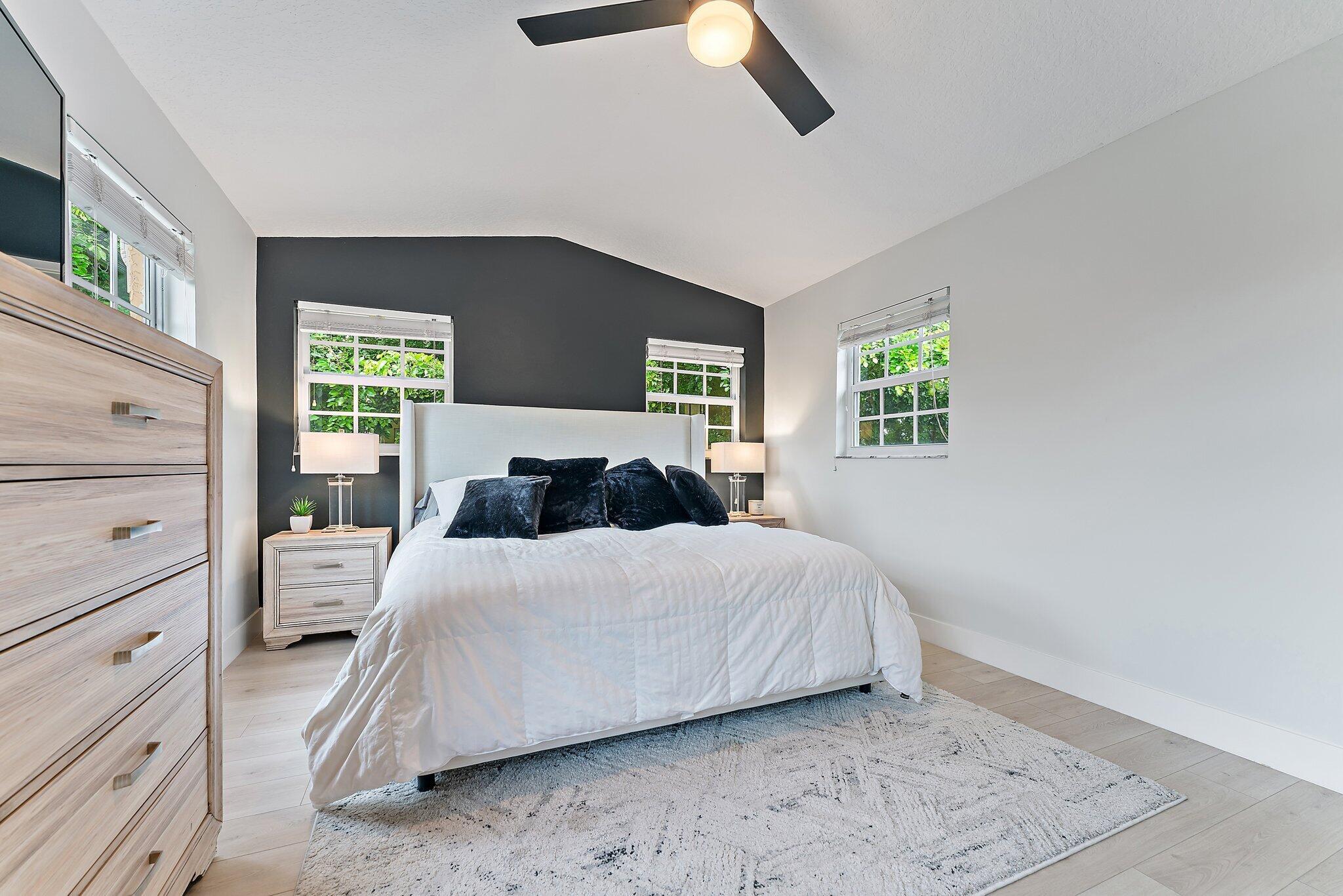 BAY REACH CONDO - Residential