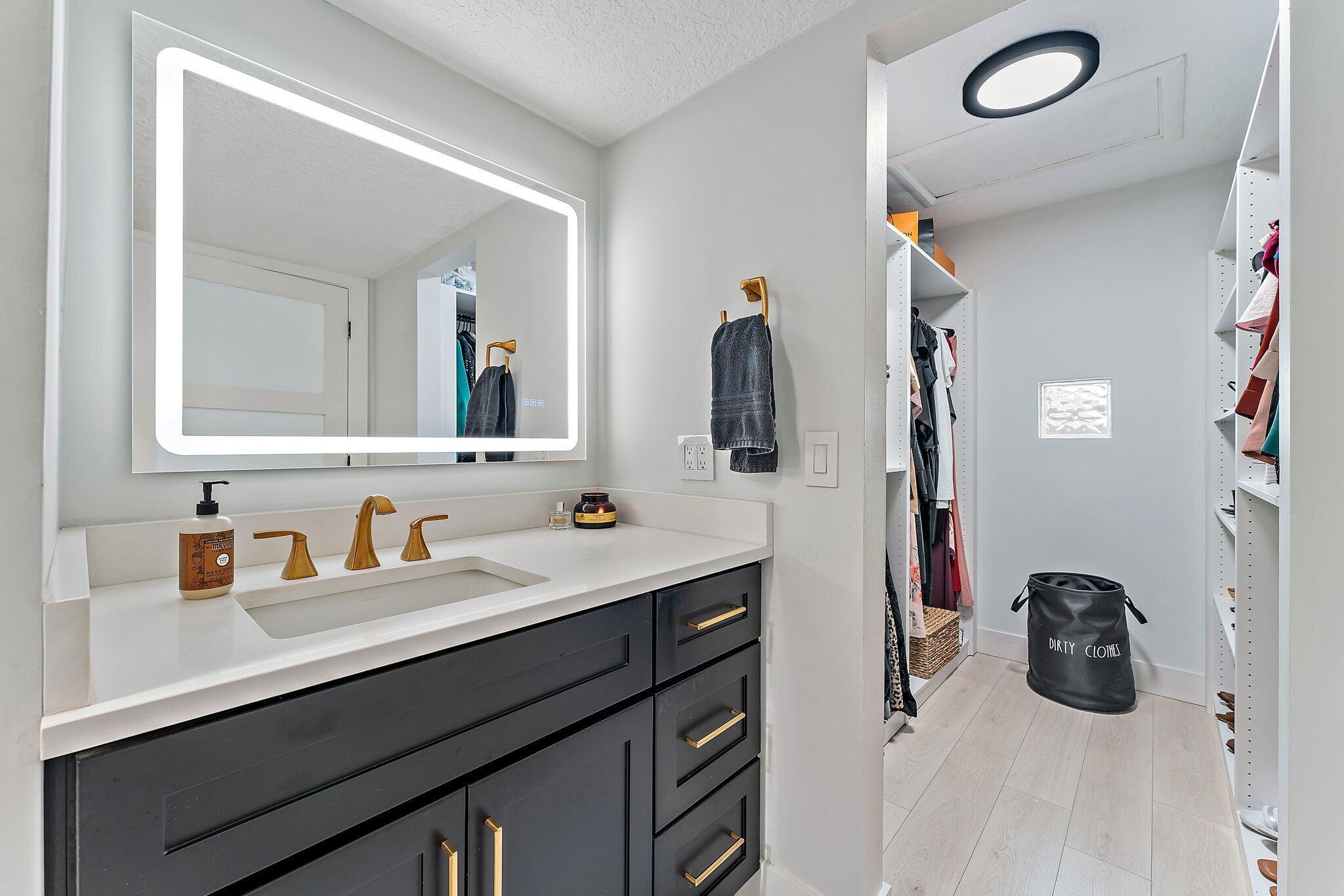 BAY REACH CONDO - Residential