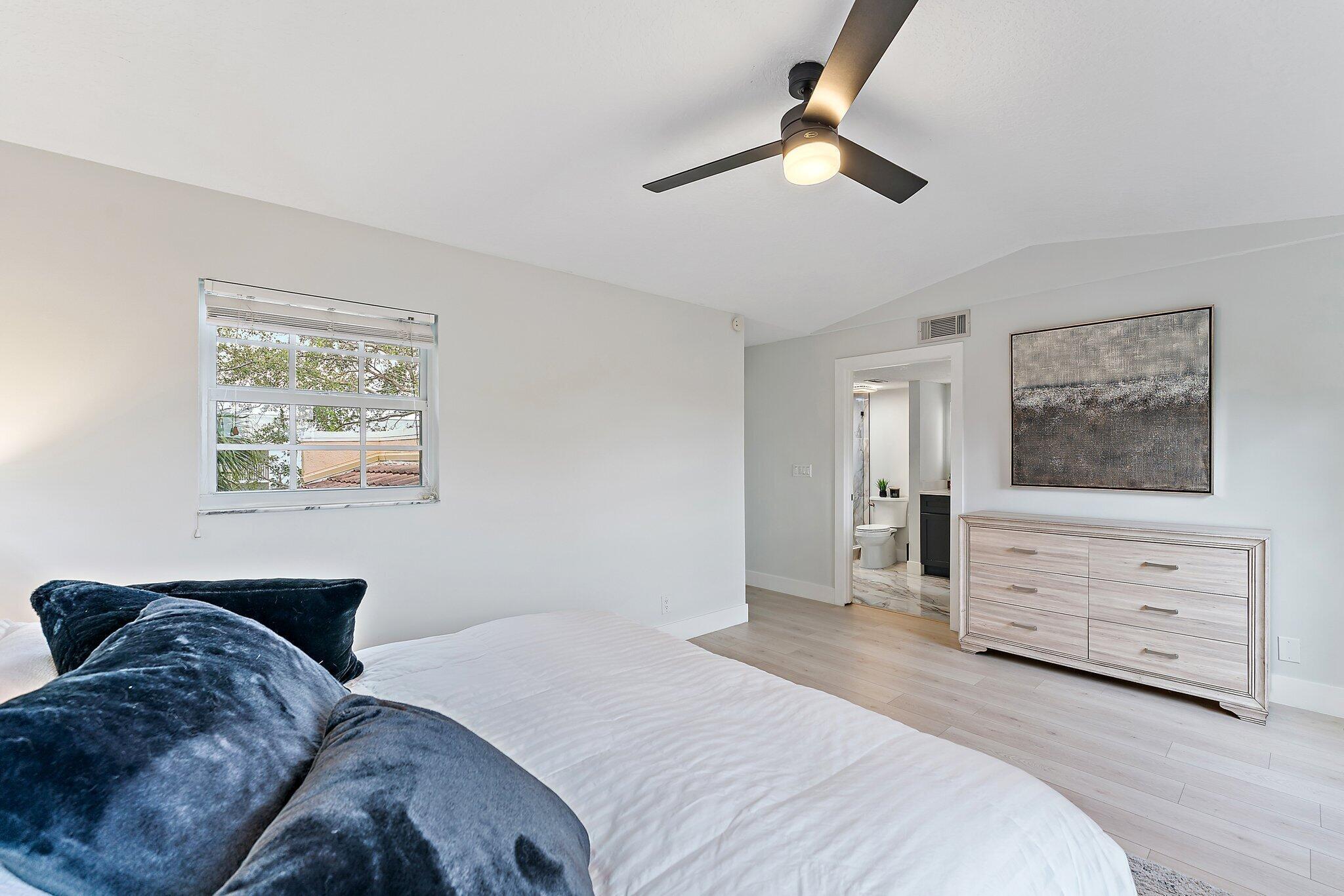 BAY REACH CONDO - Residential