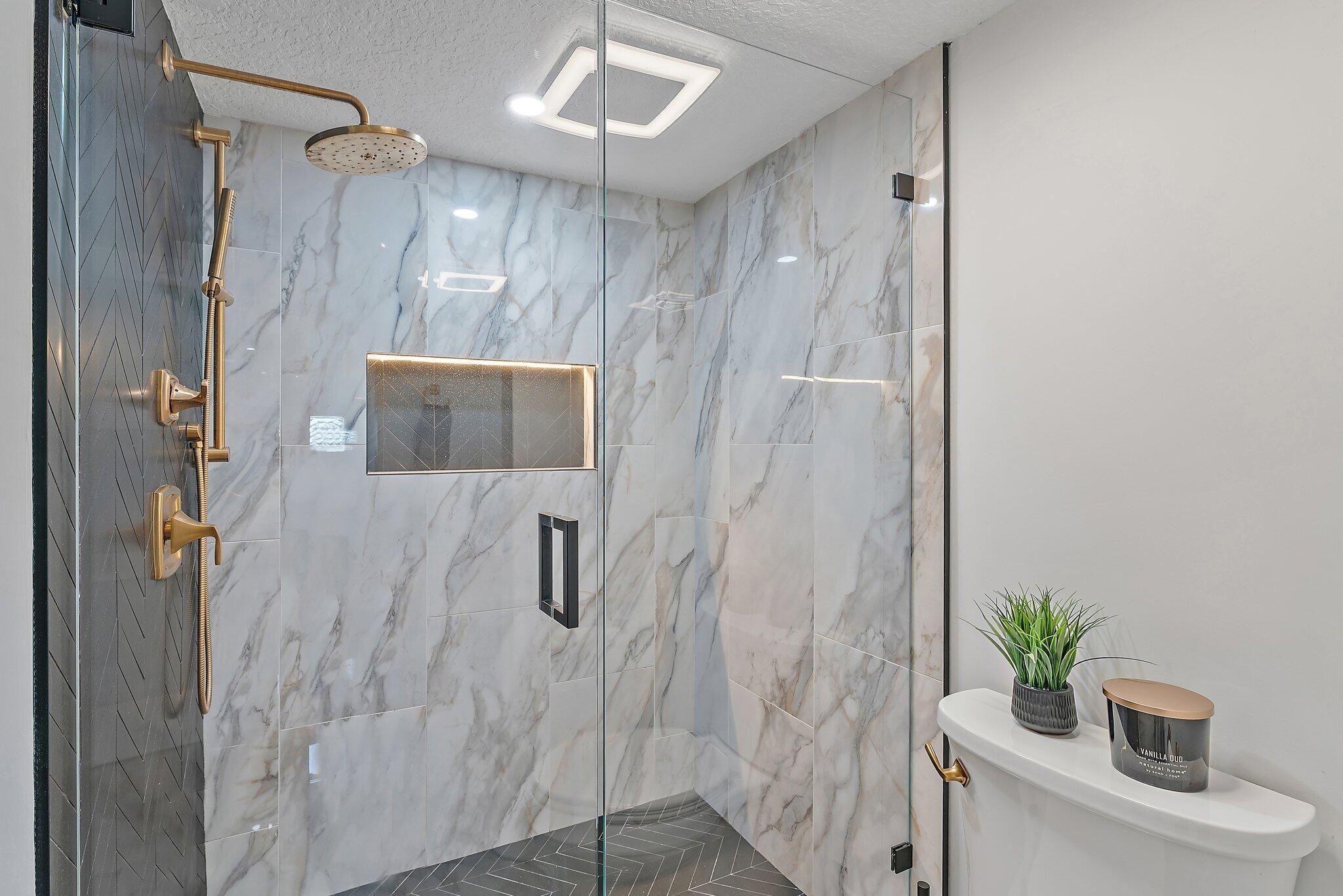 BAY REACH CONDO - Residential