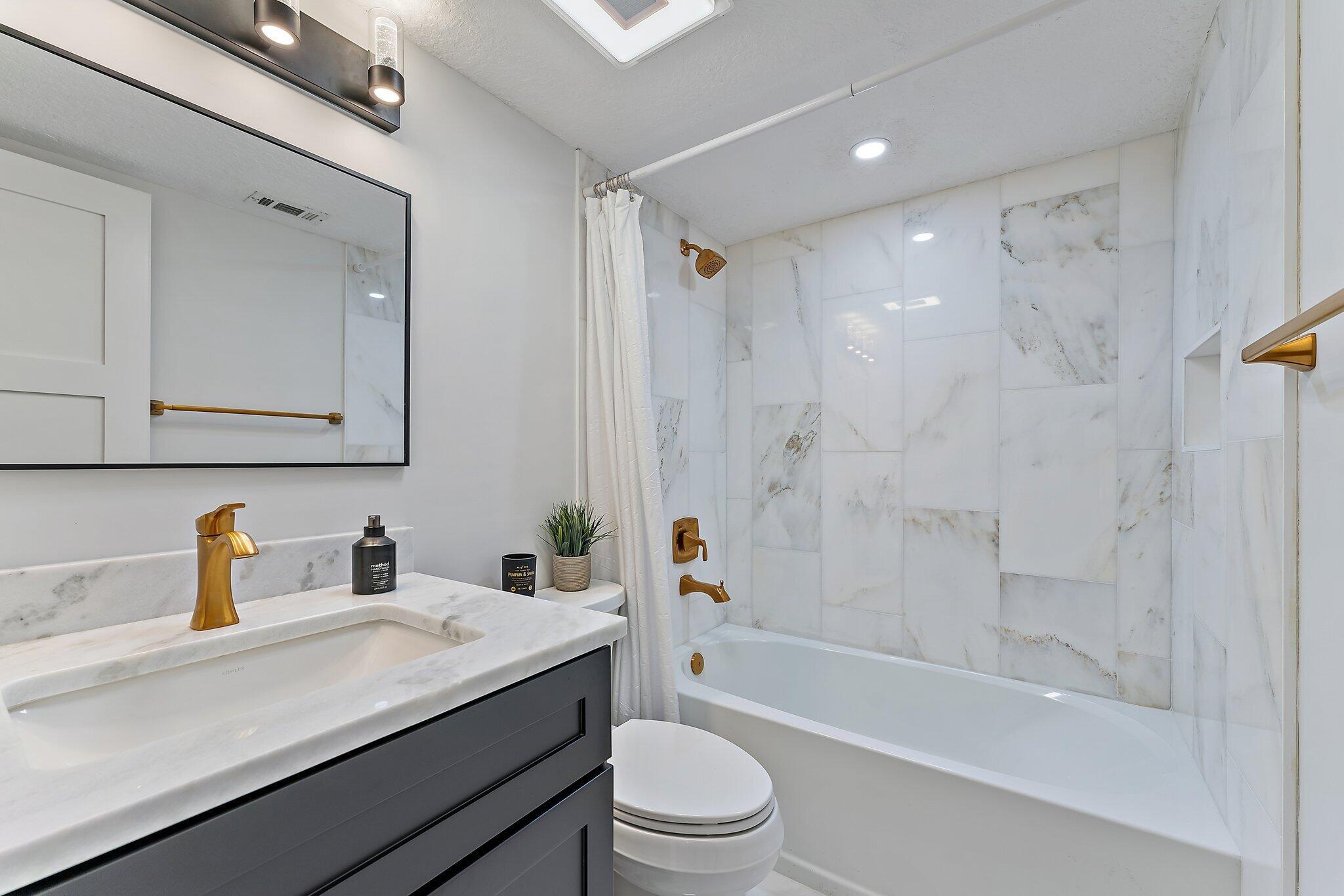 BAY REACH CONDO - Residential