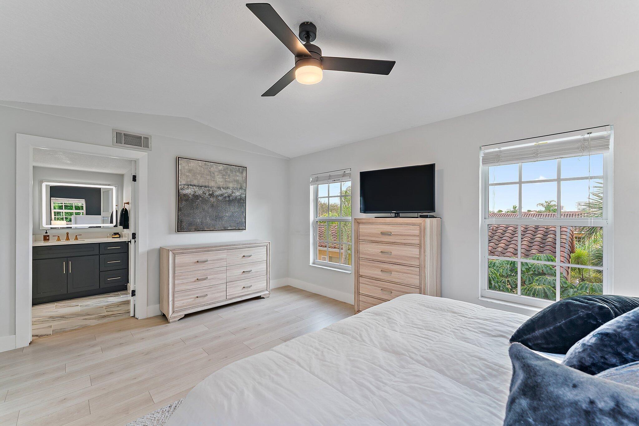 BAY REACH CONDO - Residential