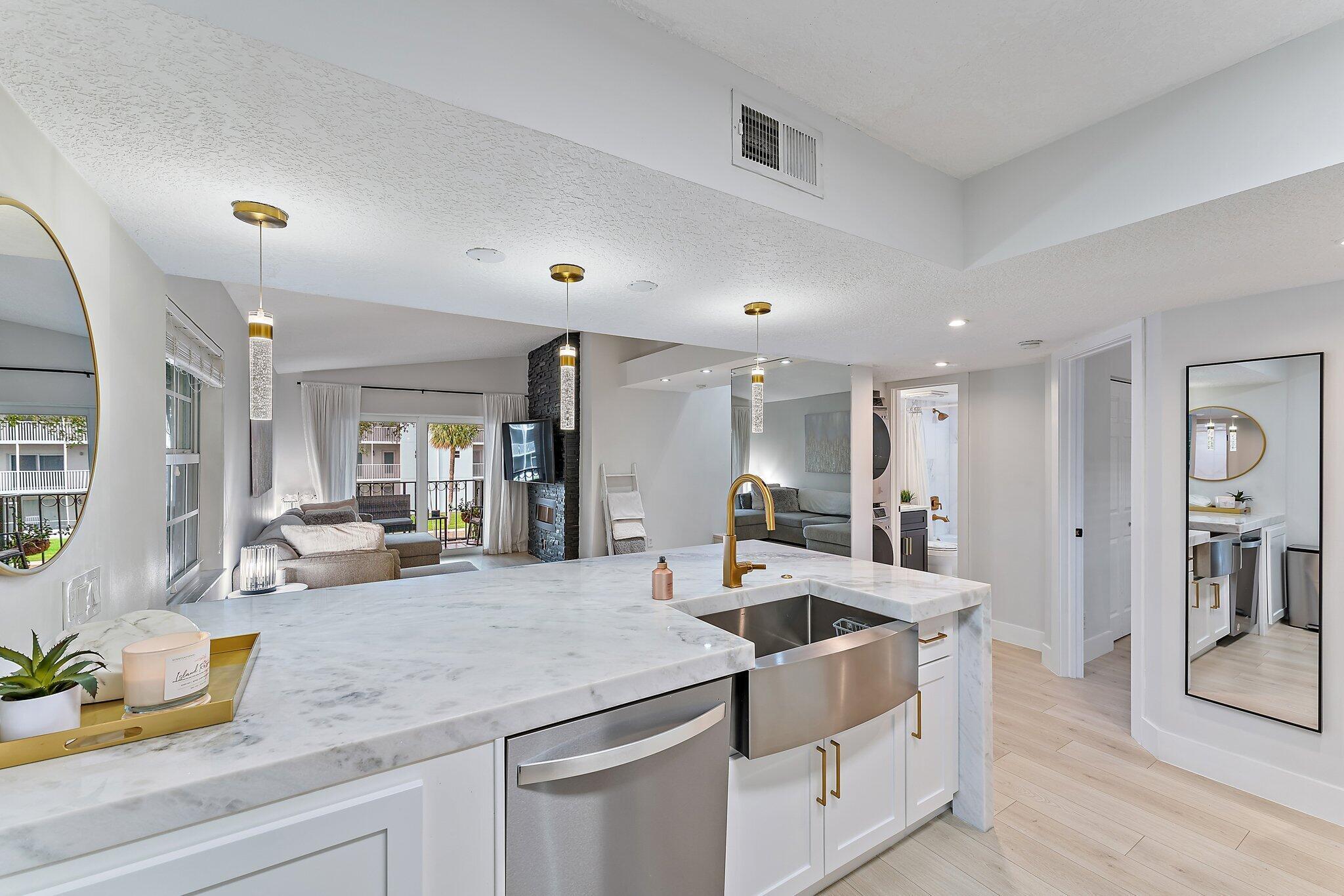 BAY REACH CONDO - Residential