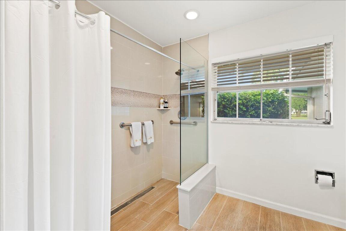 RIO VISTA VILLAS - Residential