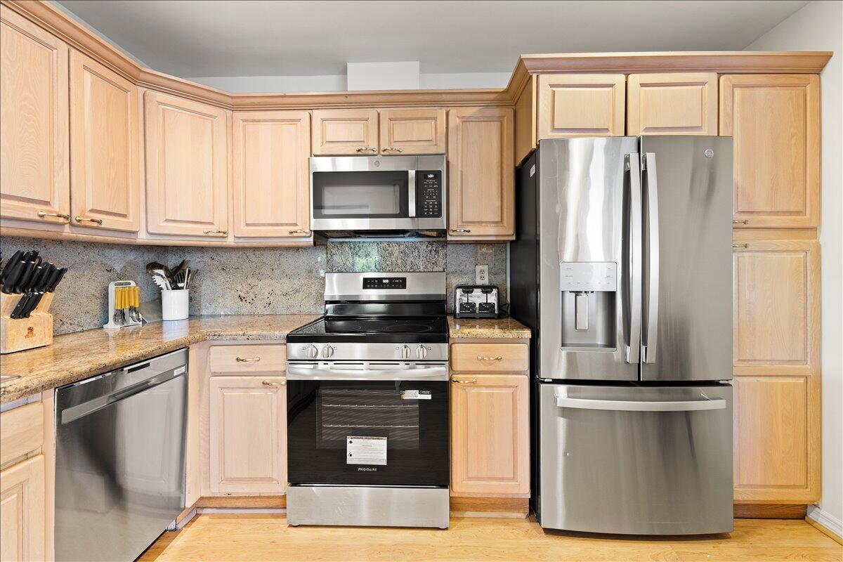 RIO VISTA VILLAS - Residential