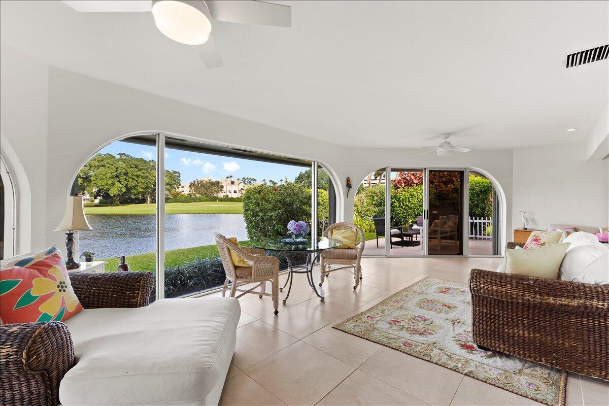 RIO VISTA VILLAS - Residential