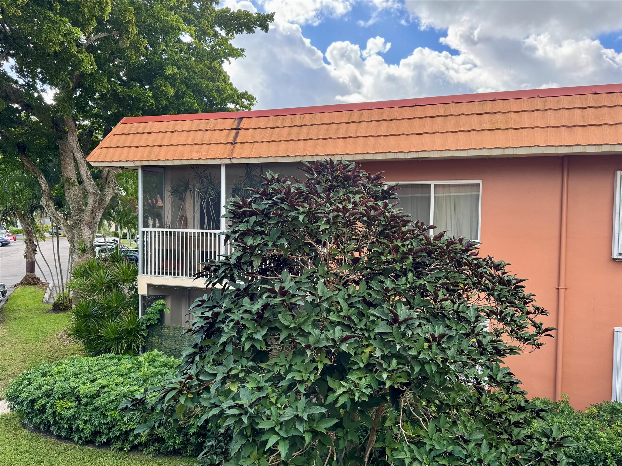 119 NE 19th Ct 205G
