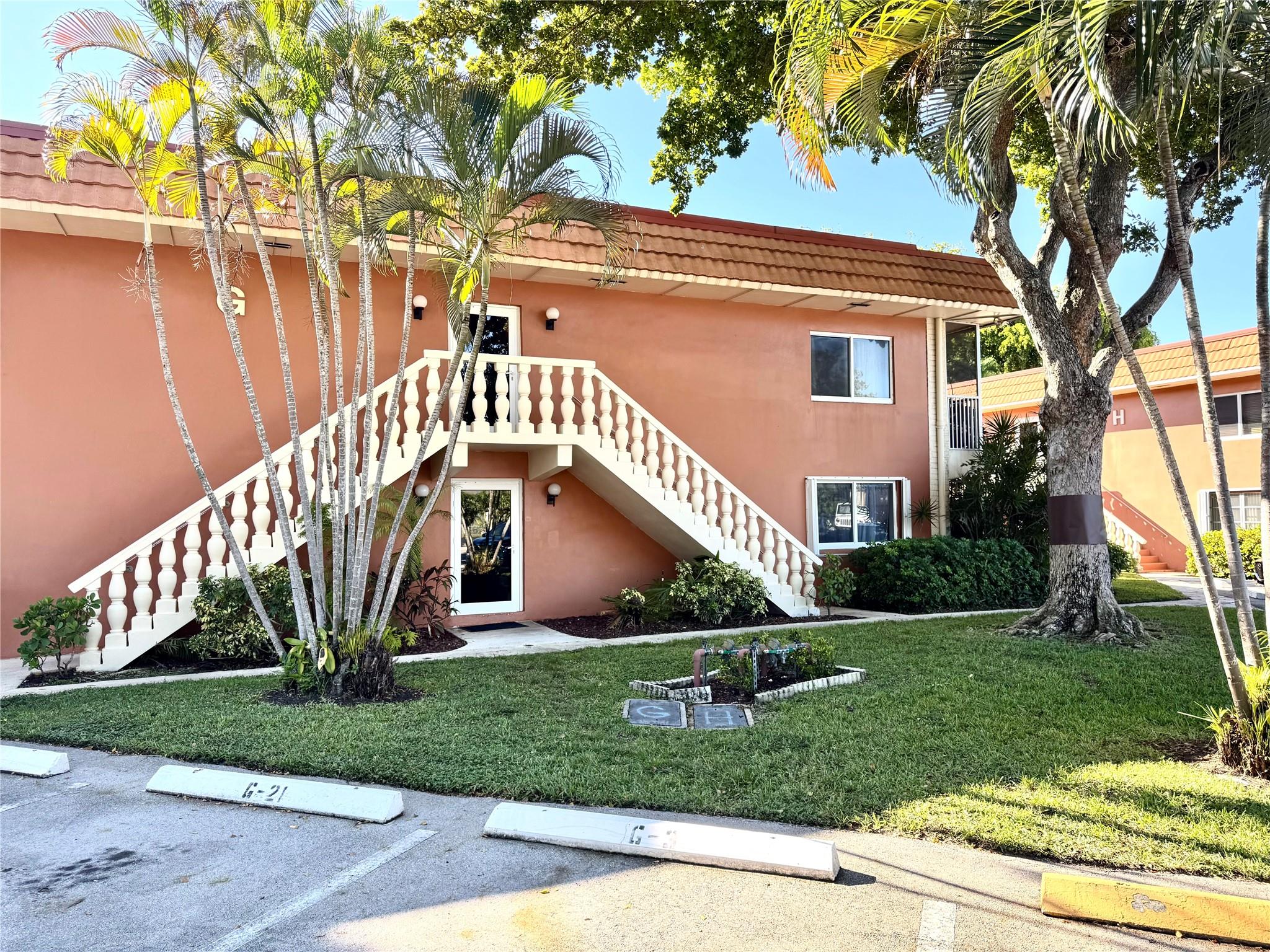 119 NE 19th Ct 205G