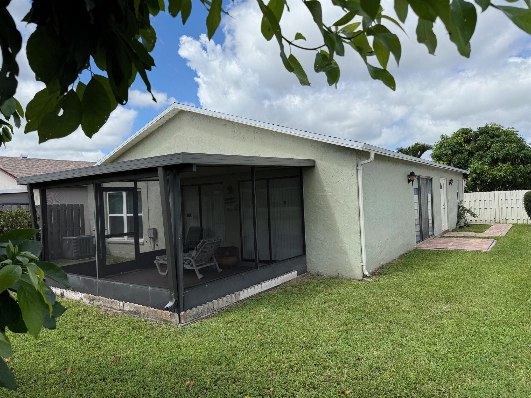 MIRROR LAKES 1 - Residential