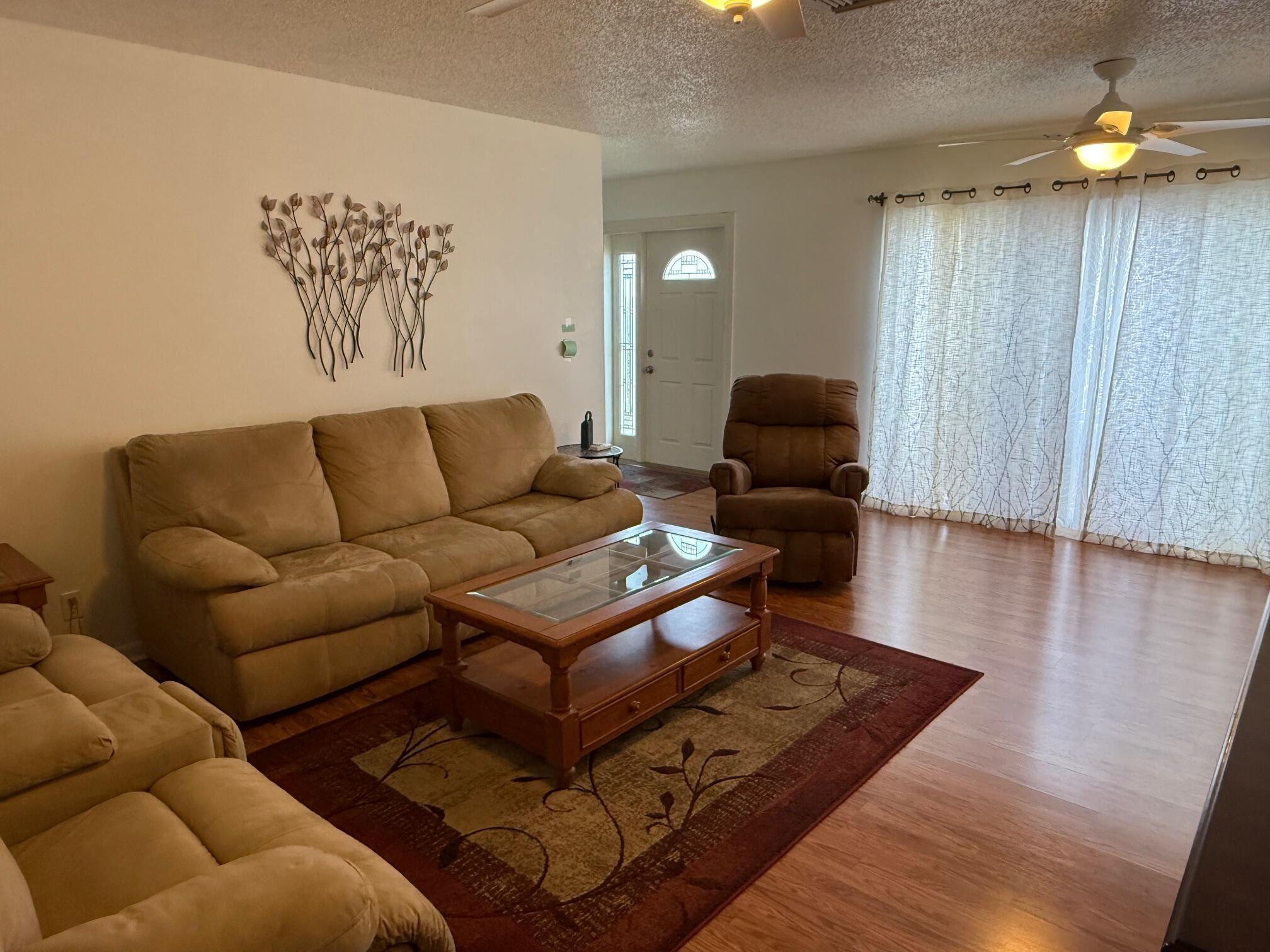 MIRROR LAKES 1 - Residential