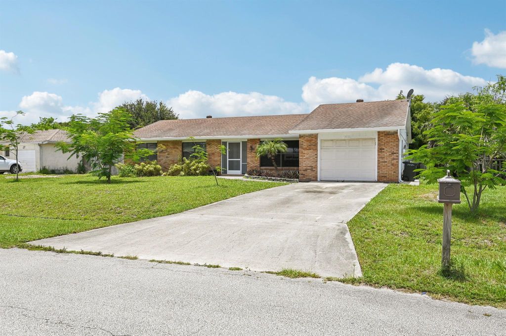 Photo of 2426 SE Stonecrop Street, Port Saint Lucie, FL 34984 (MLS # R11103797)