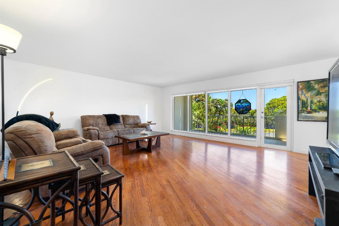 4301 N Ocean Boulevard 203