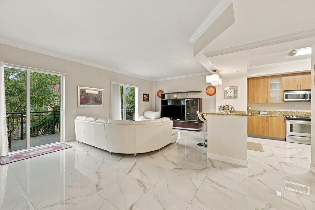 Photo of 2601 NE 14th Avenue #306, Wilton Manors, FL 33334 (MLS # B26076488)