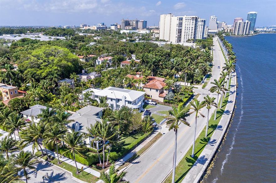 Direct Intracoastal El Cid Bermuda style home on large deep lot in prime location. This beautiful home offers large bright rooms overlooking the Intracoastal. Wonderful 5 bedroom family house with 3 bedrooms and a staff bedroom in main house.  An addition 1 bedroom apartment with living room and kitchen is over garage. Nice pool and garden. Walking distance to Palm Beach Day Academy and close to downtown West Palm Beach and the Island of Palm Beach.