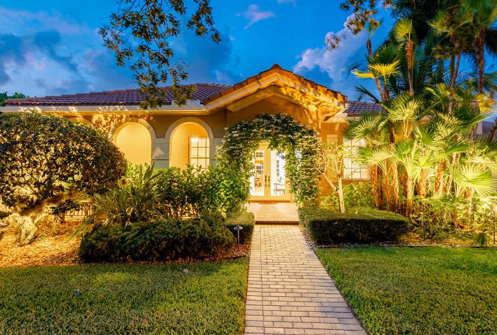 Photo of 115 Via Veracruz, Jupiter, FL 33458 (MLS # R10997386)