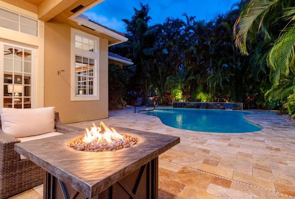 Photo of 115 Via Veracruz, Jupiter, FL 33458 (MLS # R10997386)