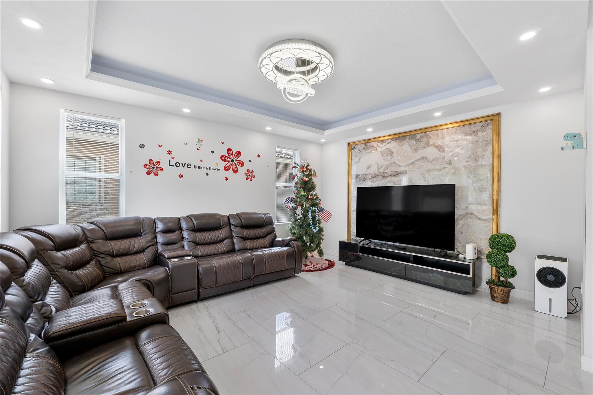 10739 Oak Bend Way