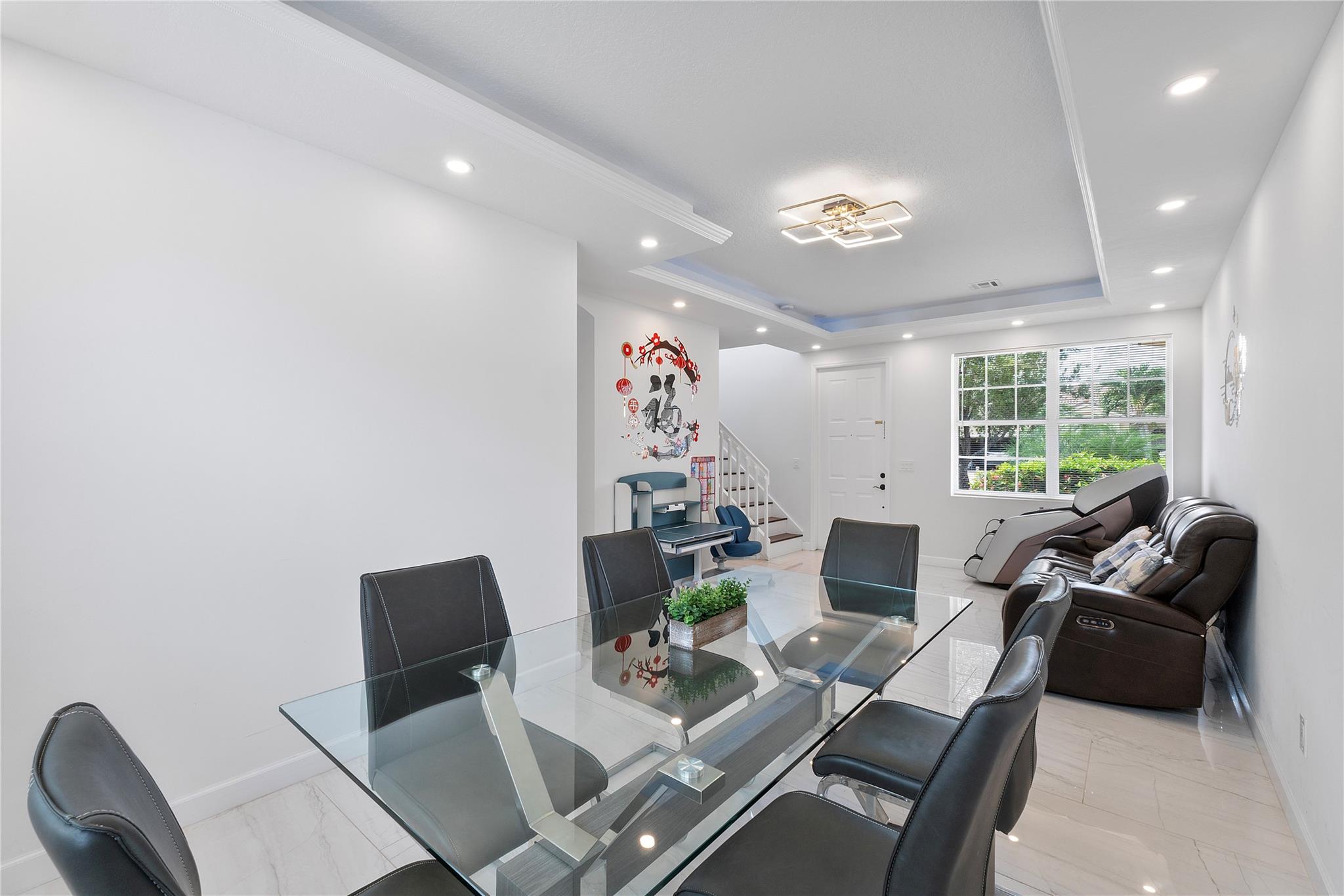10739 Oak Bend Way