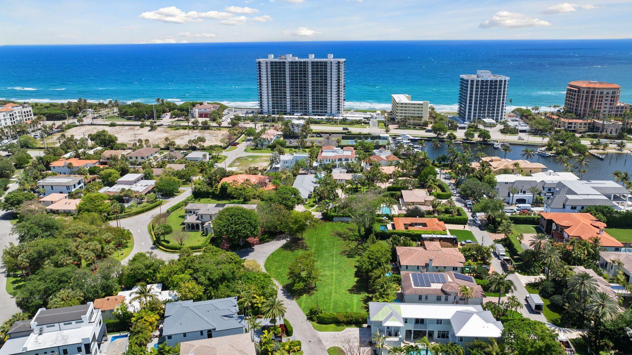 BOCA RATONE POR LA MAR - Land