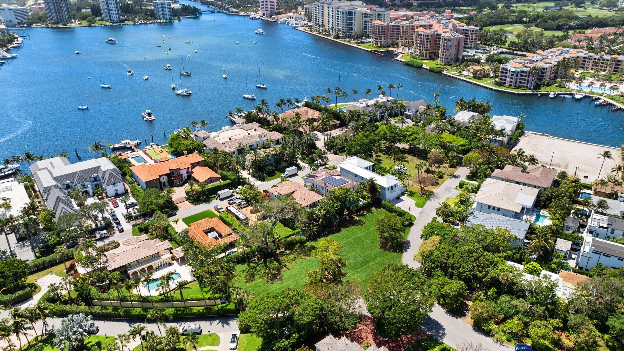 BOCA RATONE POR LA MAR - Land