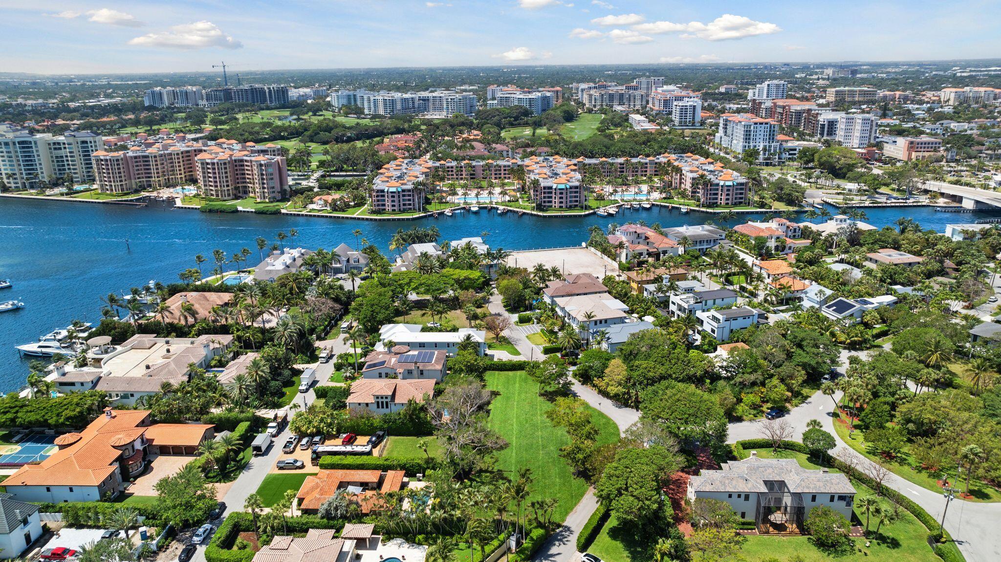 BOCA RATONE POR LA MAR - Land