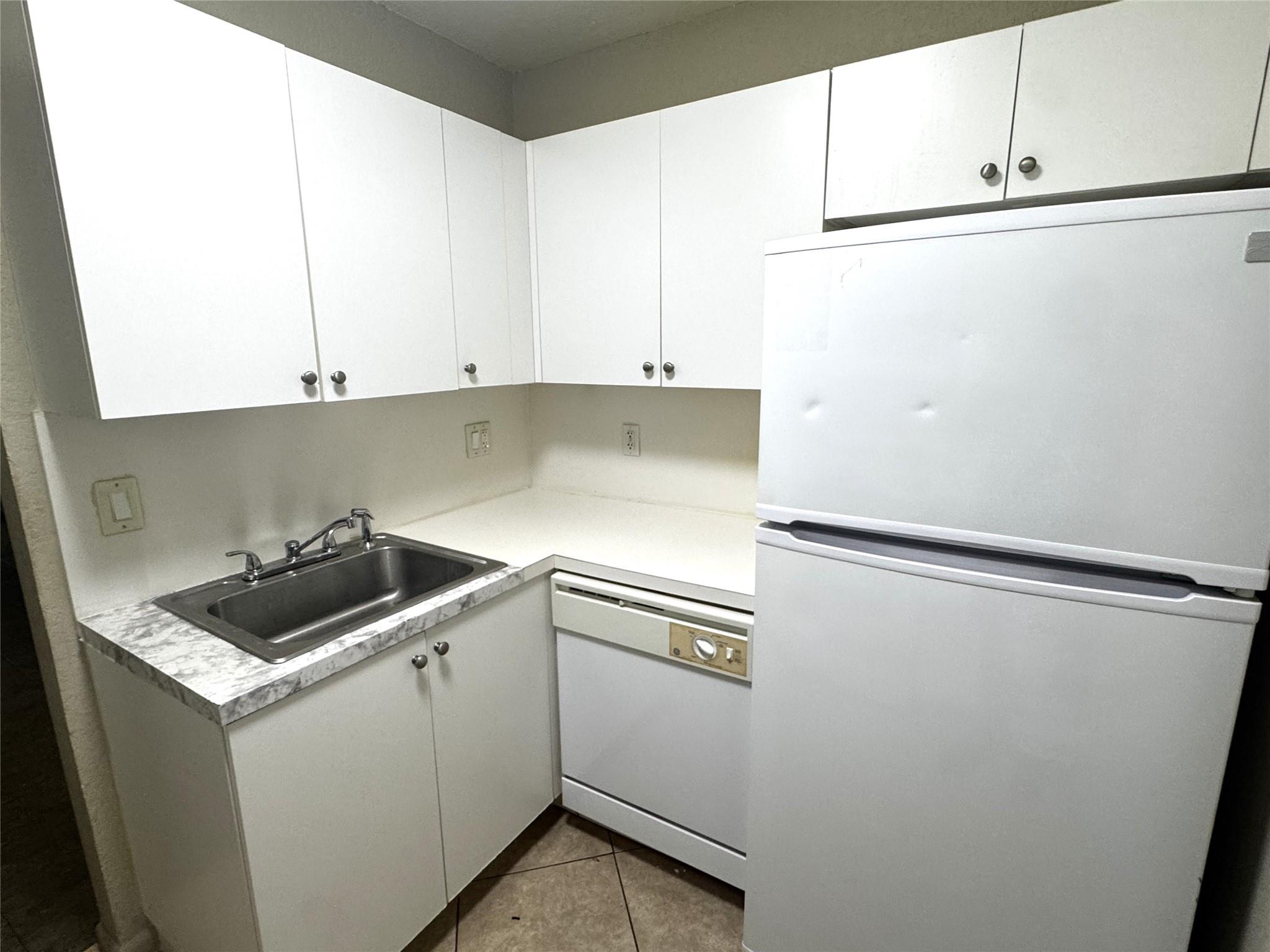 Coco Cay Condo - Residential Lease