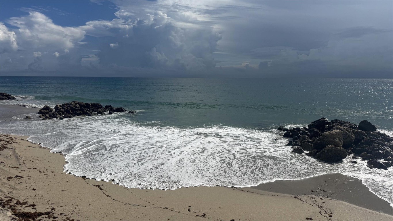 Coco Cay Condo - Residential Lease