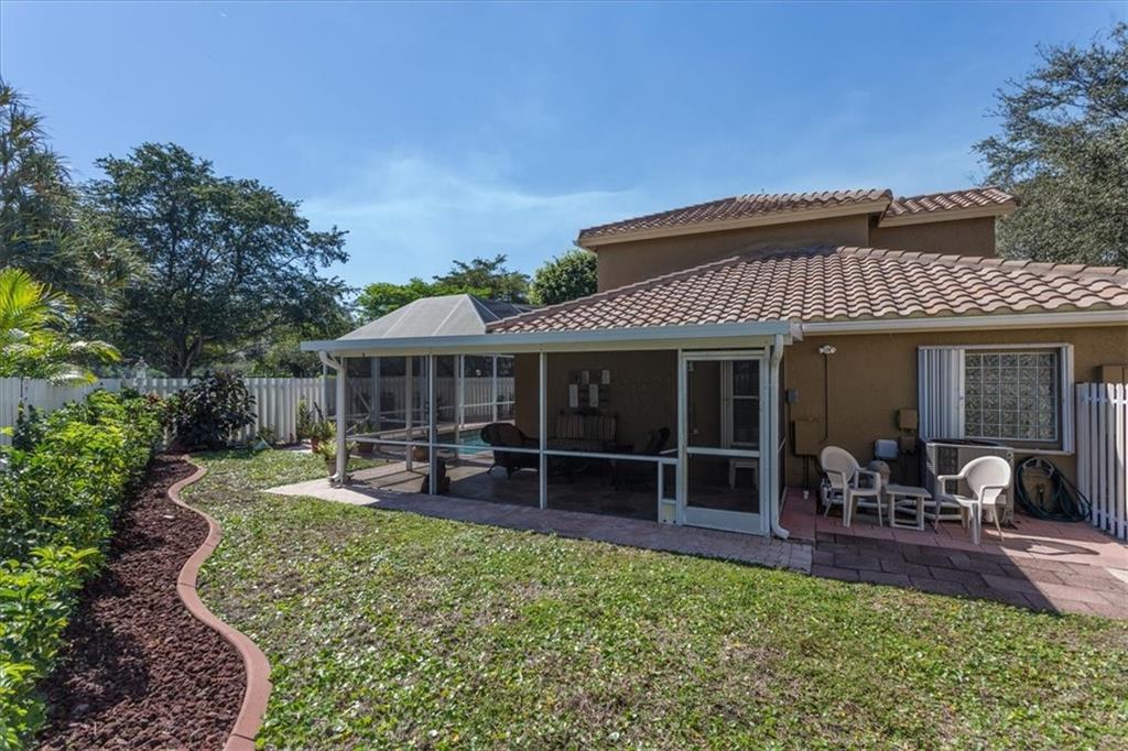 Palm Aire Oaks Course Est - Residential