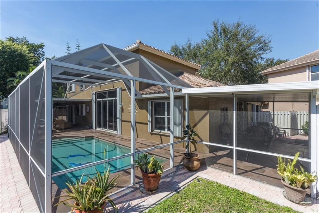 Palm Aire Oaks Course Est - Residential