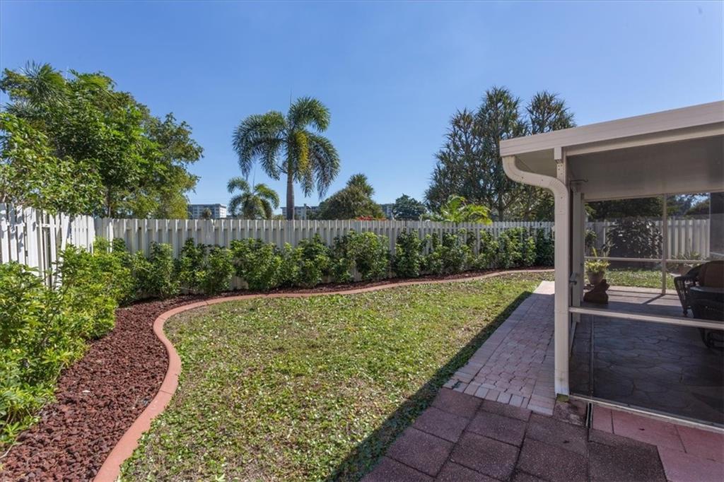 Palm Aire Oaks Course Est - Residential