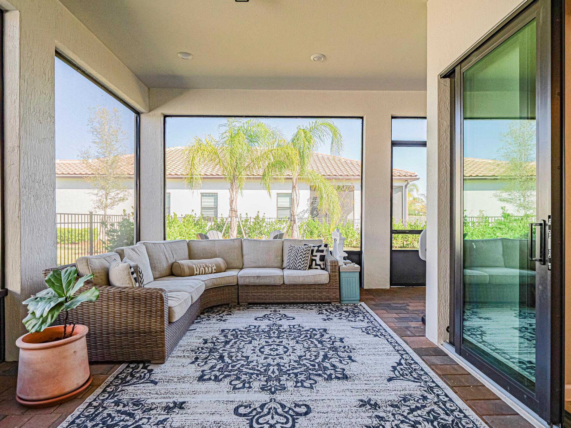 Valencia Gardens - Residential