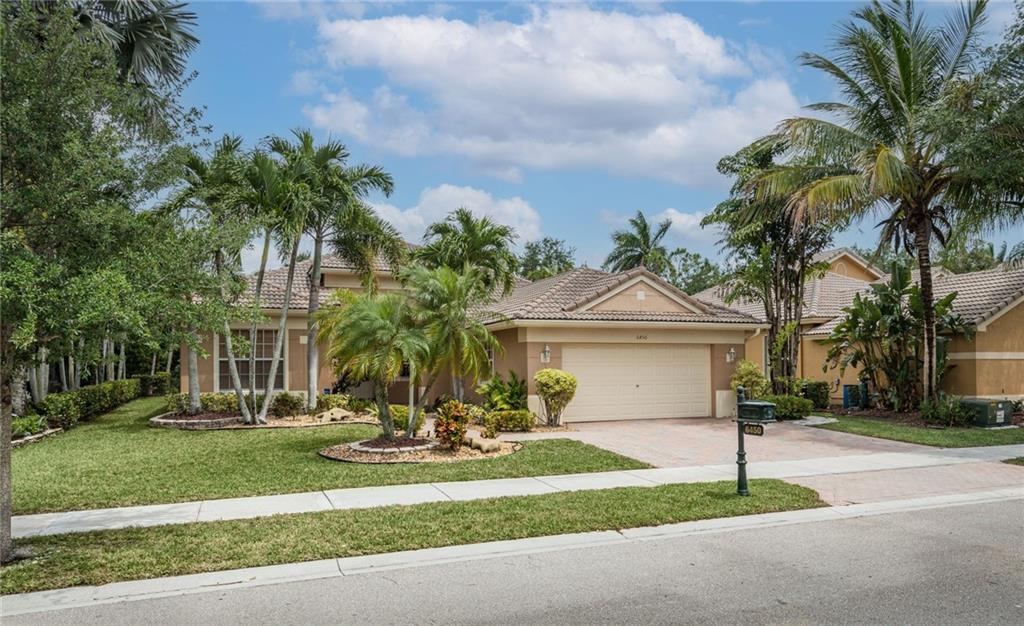 PARKLAND ISLES - Residential