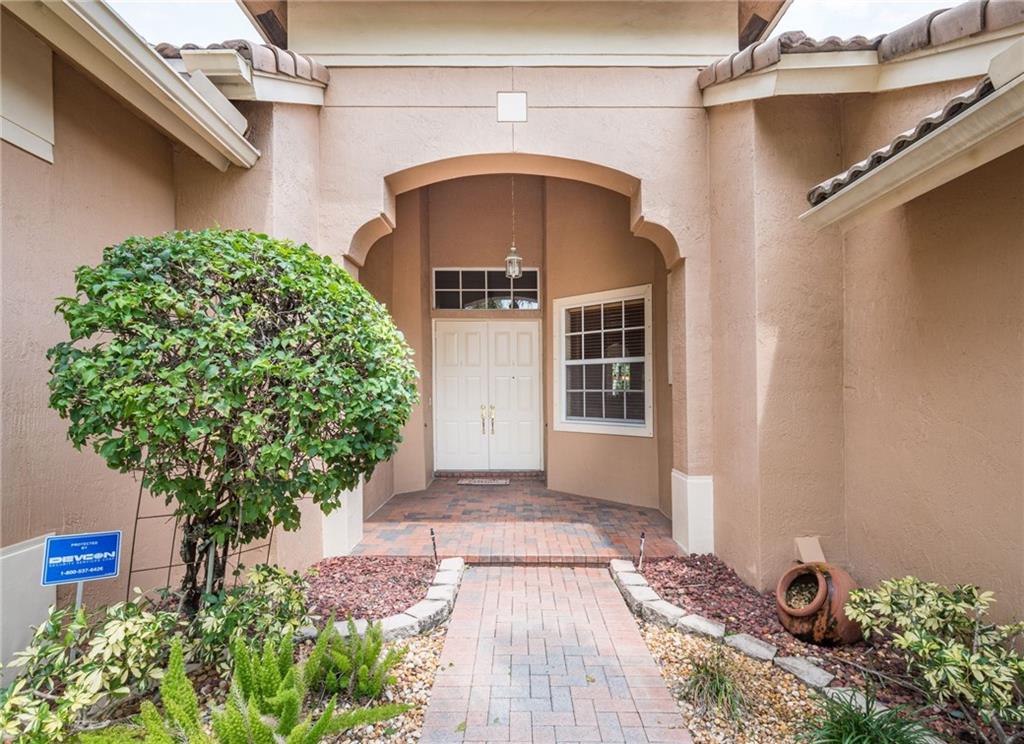PARKLAND ISLES - Residential
