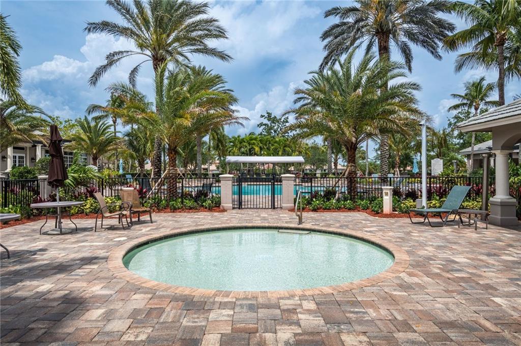 PARKLAND ISLES - Residential