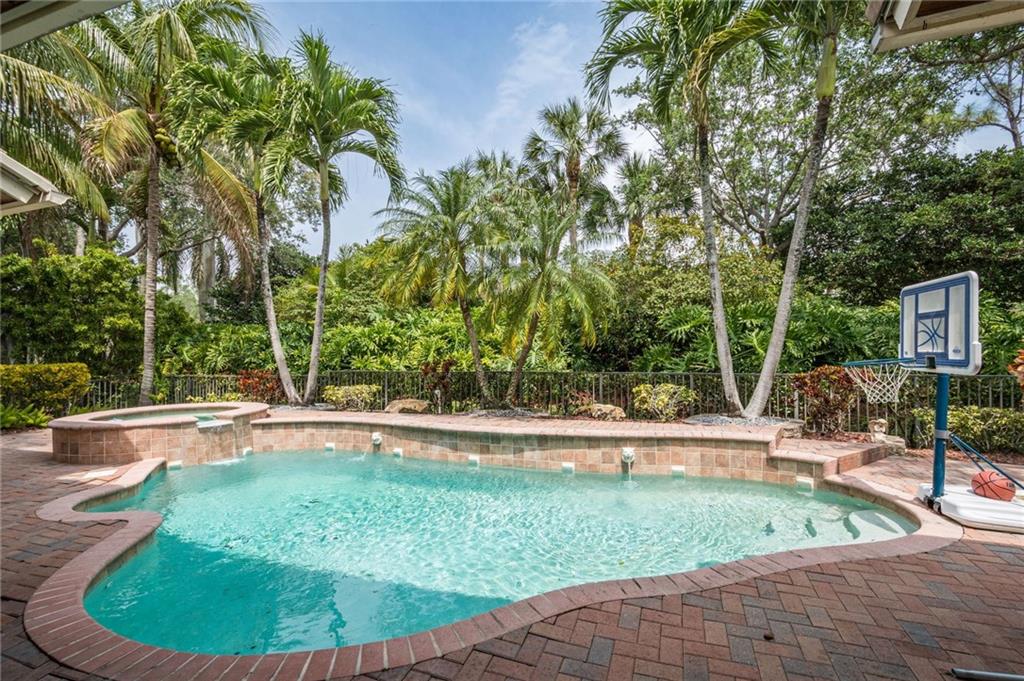 PARKLAND ISLES - Residential