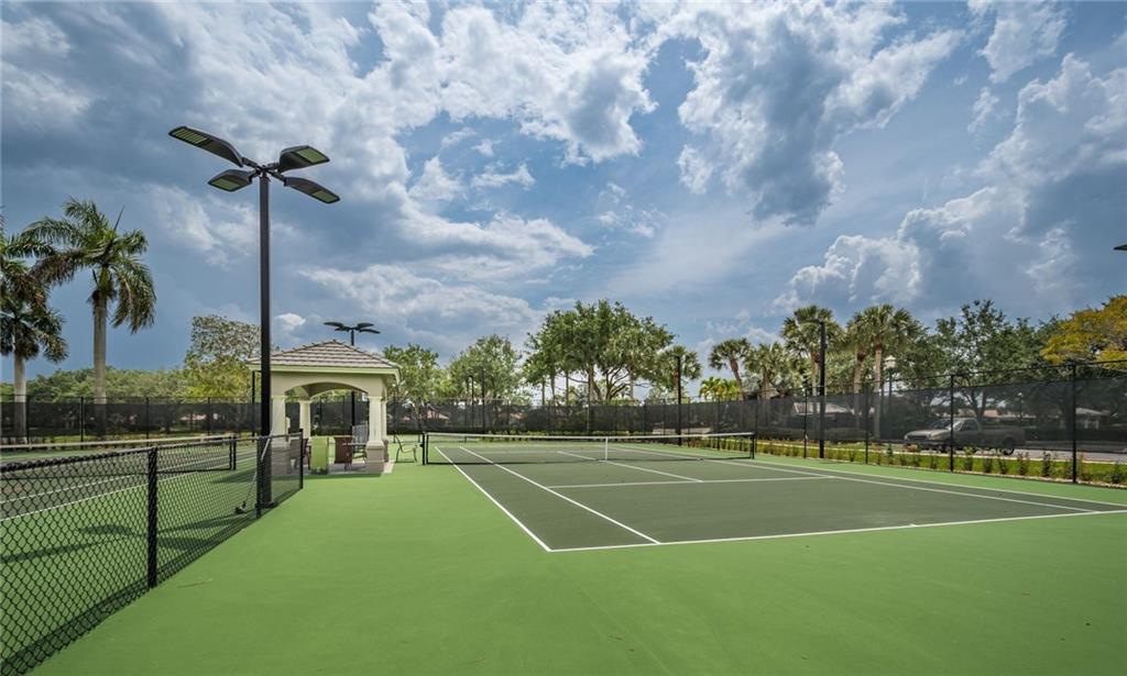 PARKLAND ISLES - Residential