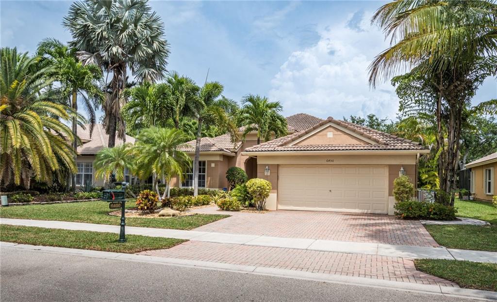 PARKLAND ISLES - Residential