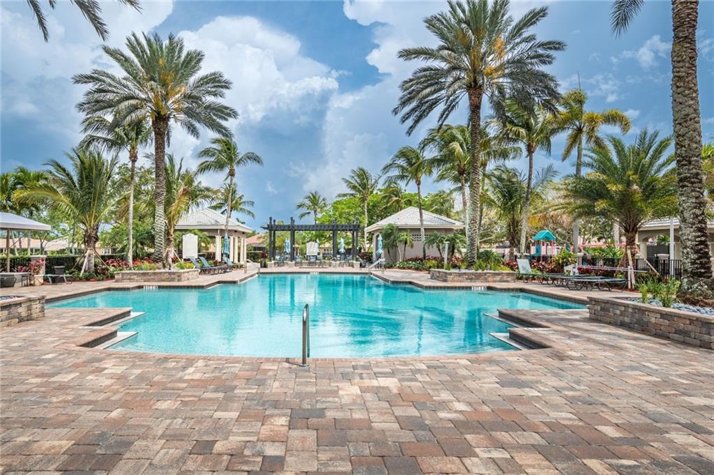 PARKLAND ISLES - Residential