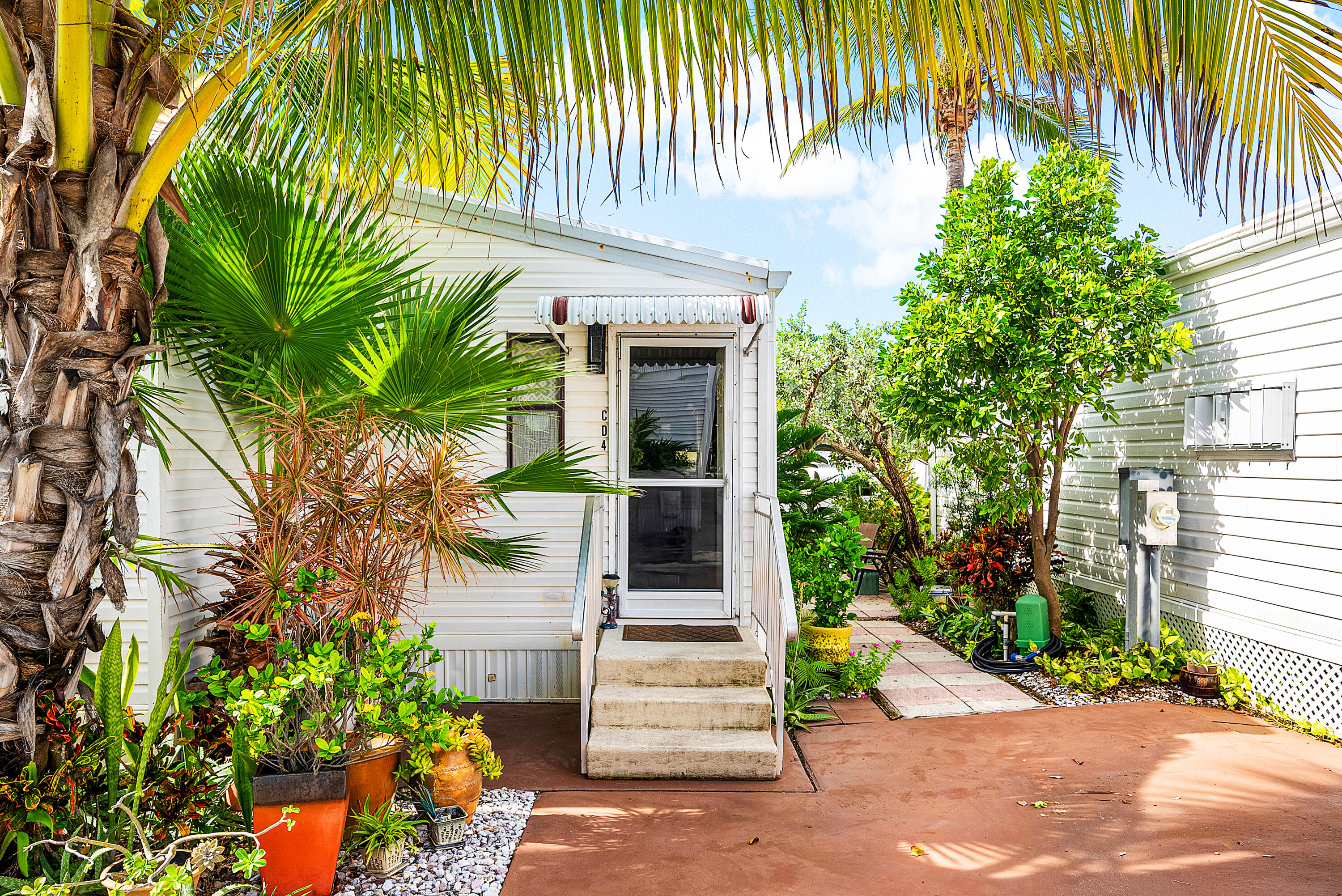 4 East Cedar Drive Cd