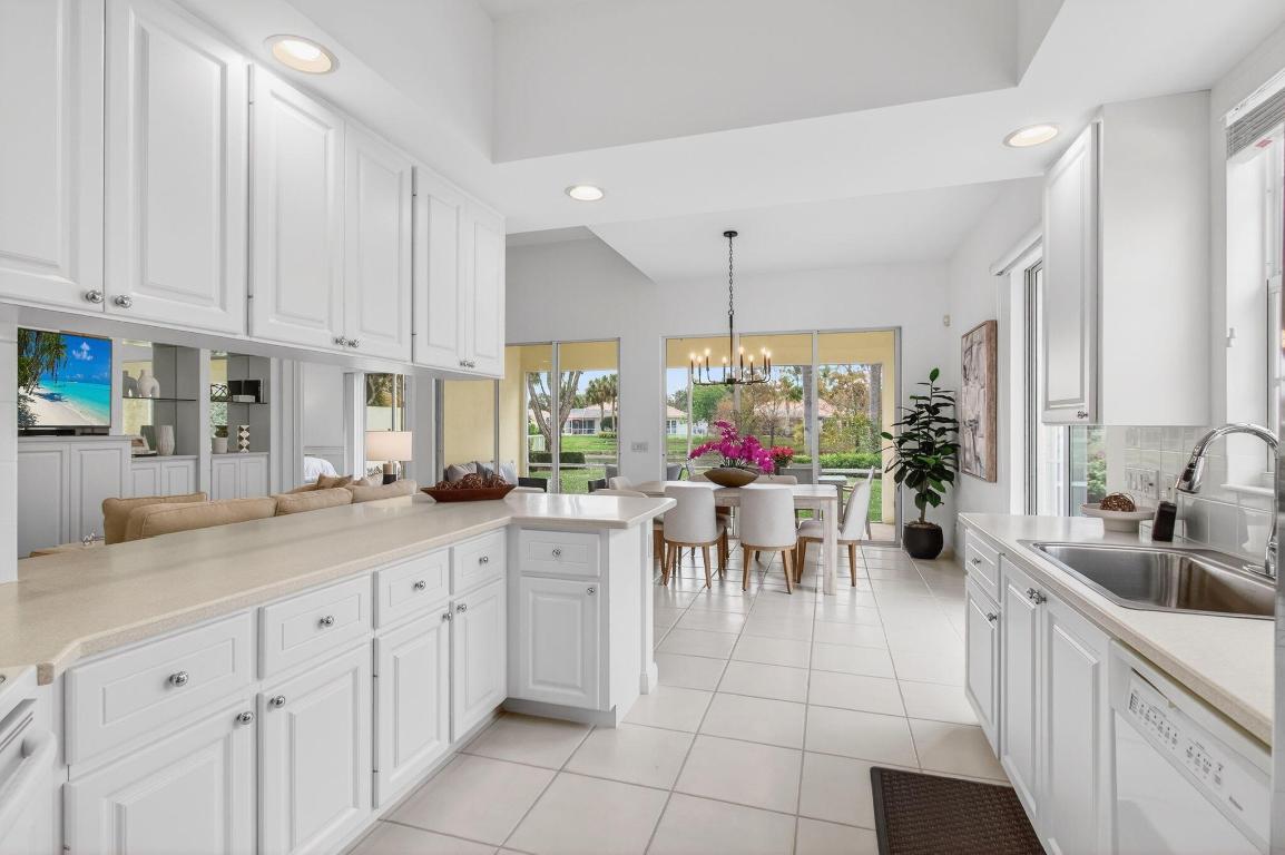 VILLAGEWALK OF WELLINGTON 1 - Residential