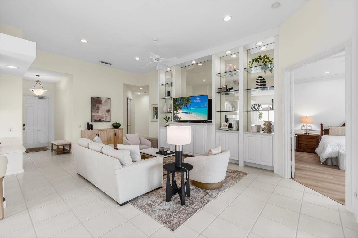 VILLAGEWALK OF WELLINGTON 1 - Residential